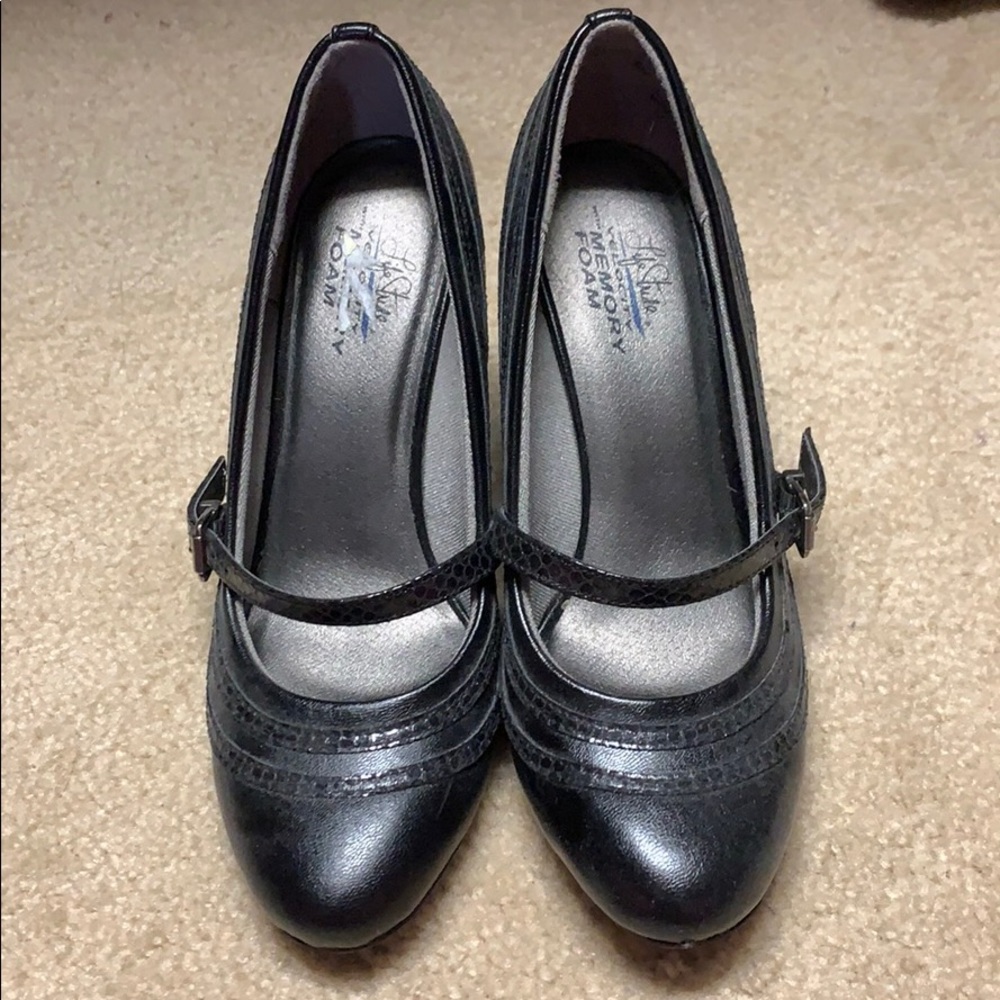 Black shoes